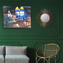 «Sailboats, South of France, 1995» в интерьере классической гостиной с зеленой стеной над диваном