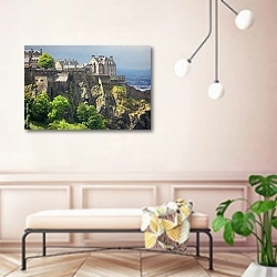 «Шотландия. Эдинбургский замок» в интерьере современной прихожей в розовых тонах