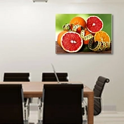 «Свежие цитрусы для диеты» в интерьере конференц-зала над столом