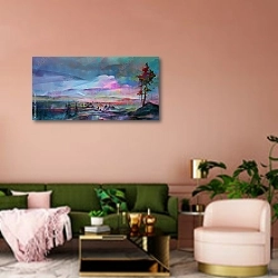 «Лиловый пейзаж с домиками» в интерьере современной гостиной с розовой стеной