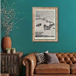 «Mallards off the Coast» в интерьере гостиной с зеленой стеной над диваном