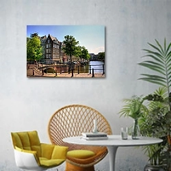 «Амстердам. Голландия. Улица Дамрак » в интерьере современной гостиной с желтым креслом