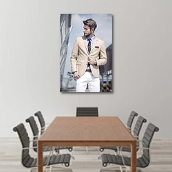 «Мужчина в светлом костюме на фоне города» в интерьере конференц-зала над столом для переговоров