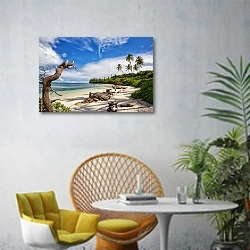 «Прекрасный песчаный пляж на острове Пинос, Новая Каледония» в интерьере современной гостиной с желтым креслом