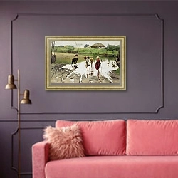 «Брод. 1901» в интерьере гостиной с розовым диваном