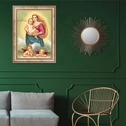 «The Sistine Madonna» в интерьере классической гостиной с зеленой стеной над диваном