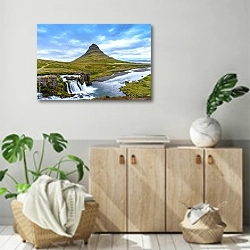 «Исландия, Kirkjufell mountain №2» в интерьере современной комнаты над комодом