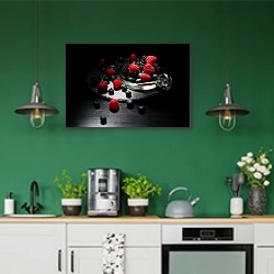 «Ягоды на черном столе» в интерьере кухни с зелеными стенами