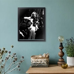 «Dietrich, Marlene (A Foreign Affair)» в интерьере в стиле ретро с бирюзовыми стенами