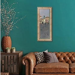 «Утренний свет» в интерьере гостиной с зеленой стеной над диваном