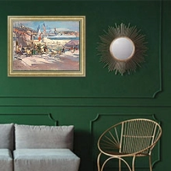 «Cafe in a French Port,» в интерьере классической гостиной с зеленой стеной над диваном