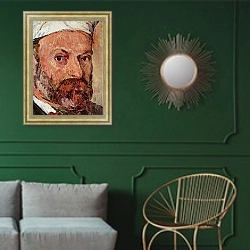 «Автопортрет 13» в интерьере классической гостиной с зеленой стеной над диваном