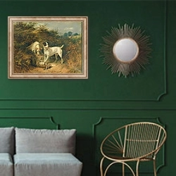 «The Warrener's Friends» в интерьере классической гостиной с зеленой стеной над диваном