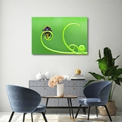 «Пчела на зелёном ростке» в интерьере современной гостиной над комодом