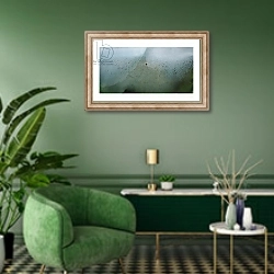 «Maya, 2007,» в интерьере гостиной в зеленых тонах