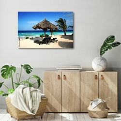 «Танзания, пляж» в интерьере современной комнаты над комодом