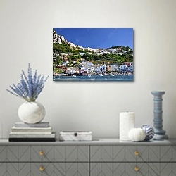 «Италия. Остров Капри.» в интерьере современной гостиной с голубыми деталями