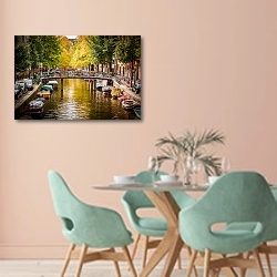 «Голландия. Амстердам. Каналы 2» в интерьере современной столовой в пастельных тонах