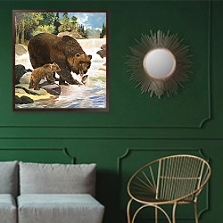 «The Brown Bear» в интерьере классической гостиной с зеленой стеной над диваном