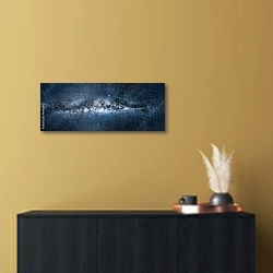 «Панорама Млечного Пути» в интерьере современной квартиры над комодом