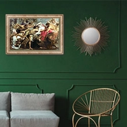 «Lapiths and Centaurs» в интерьере классической гостиной с зеленой стеной над диваном