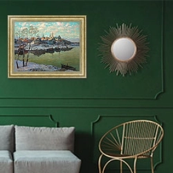«Ранняя весна. Город на реке» в интерьере классической гостиной с зеленой стеной над диваном