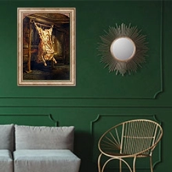 «The Slaughtered Ox, 1655» в интерьере классической гостиной с зеленой стеной над диваном
