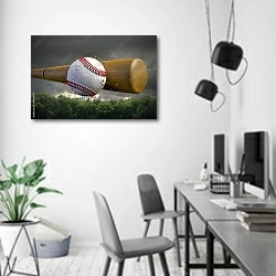 «Бейсбольный мяч и бита в момент удара» в интерьере современного офиса в минималистичном стиле