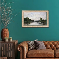 «Вид на Уазу» в интерьере гостиной с зеленой стеной над диваном