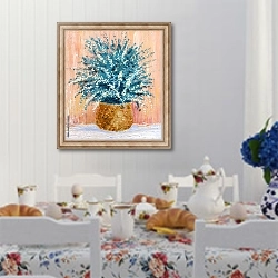 «Изящный букет из нежных цветов в круглой вазе» в интерьере кухни в стиле прованс над столом с завтраком