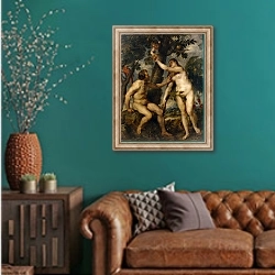 «Адам и Ева 2» в интерьере гостиной с зеленой стеной над диваном
