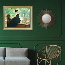 «The Horsewoman, 1875» в интерьере классической гостиной с зеленой стеной над диваном