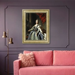 «Портрет Екатерины II 5» в интерьере гостиной с розовым диваном