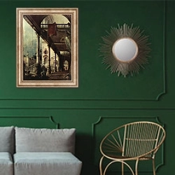 «Крытая галерея» в интерьере классической гостиной с зеленой стеной над диваном
