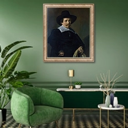 «Портрет мужчины, держащего перчатки» в интерьере гостиной в зеленых тонах