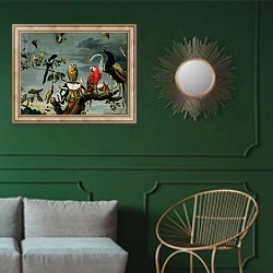«Concert of Birds» в интерьере классической гостиной с зеленой стеной над диваном
