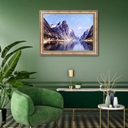 «Норвежский фьорд» в интерьере гостиной в зеленых тонах