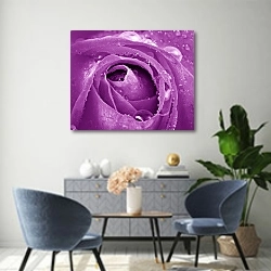 «Фиолетовая роза с каплями №2» в интерьере современной гостиной над комодом