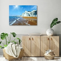 «Греция, Каталония. Солнечный пляж» в интерьере современной комнаты над комодом