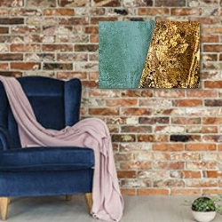 «Зеленый и золотой мрамор» в интерьере в стиле лофт с кирпичной стеной и синим креслом