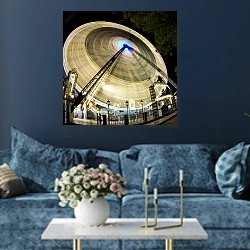 «Антверпен. Колесо Обозрения» в интерьере современной гостиной в синем цвете