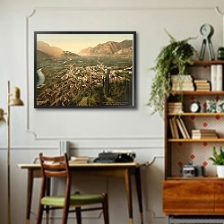 «Италия. Долина реки Сарка, озеро Гарда» в интерьере кабинета в стиле ретро над столом