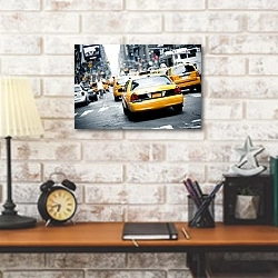 «Нью-Йоркское такси 2» в интерьере кабинета в стиле лофт над столом