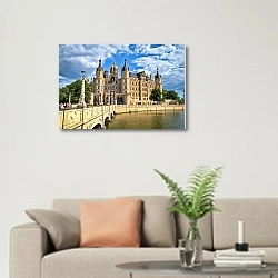 «Германия. Шверинский замок» в интерьере современной светлой гостиной над диваном