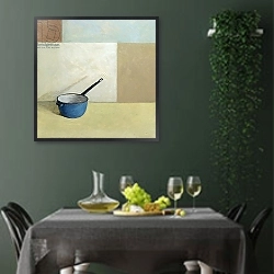 «Blue Saucepan» в интерьере светлой кухни над обеденным столом
