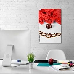 «Ювелирные украшения и розы» в интерьере светлого офиса с кирпичными стенами