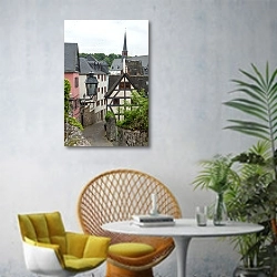 «Фахверковые дома в старом городе Лимбург-ан-дер-Лан» в интерьере современной гостиной с желтым креслом