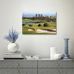 «Поле для игры в гольф в Бенидорме, Испания» в интерьере современной гостиной с голубыми деталями