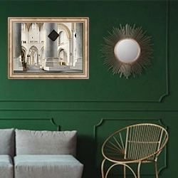 «Интерьер Гроте Керк в Хаарлеме» в интерьере классической гостиной с зеленой стеной над диваном