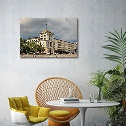«Россия, Белгород. Центральная площадь» в интерьере современной гостиной с желтым креслом